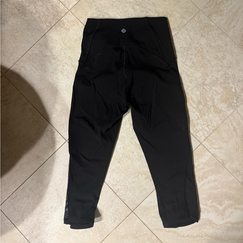 Lululemon black capri leggings